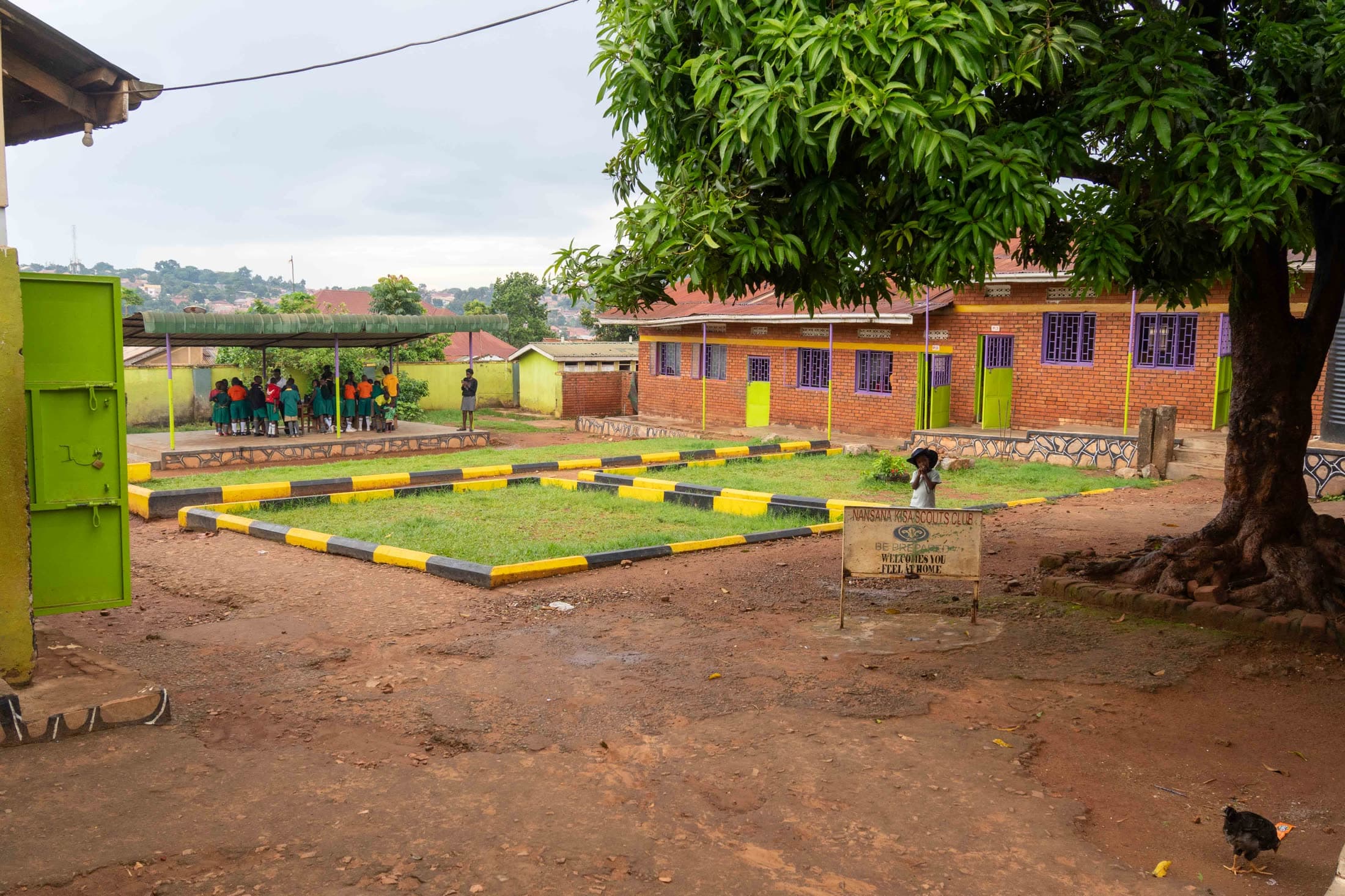 Schulgelände der Kisa Foundation in Uganda